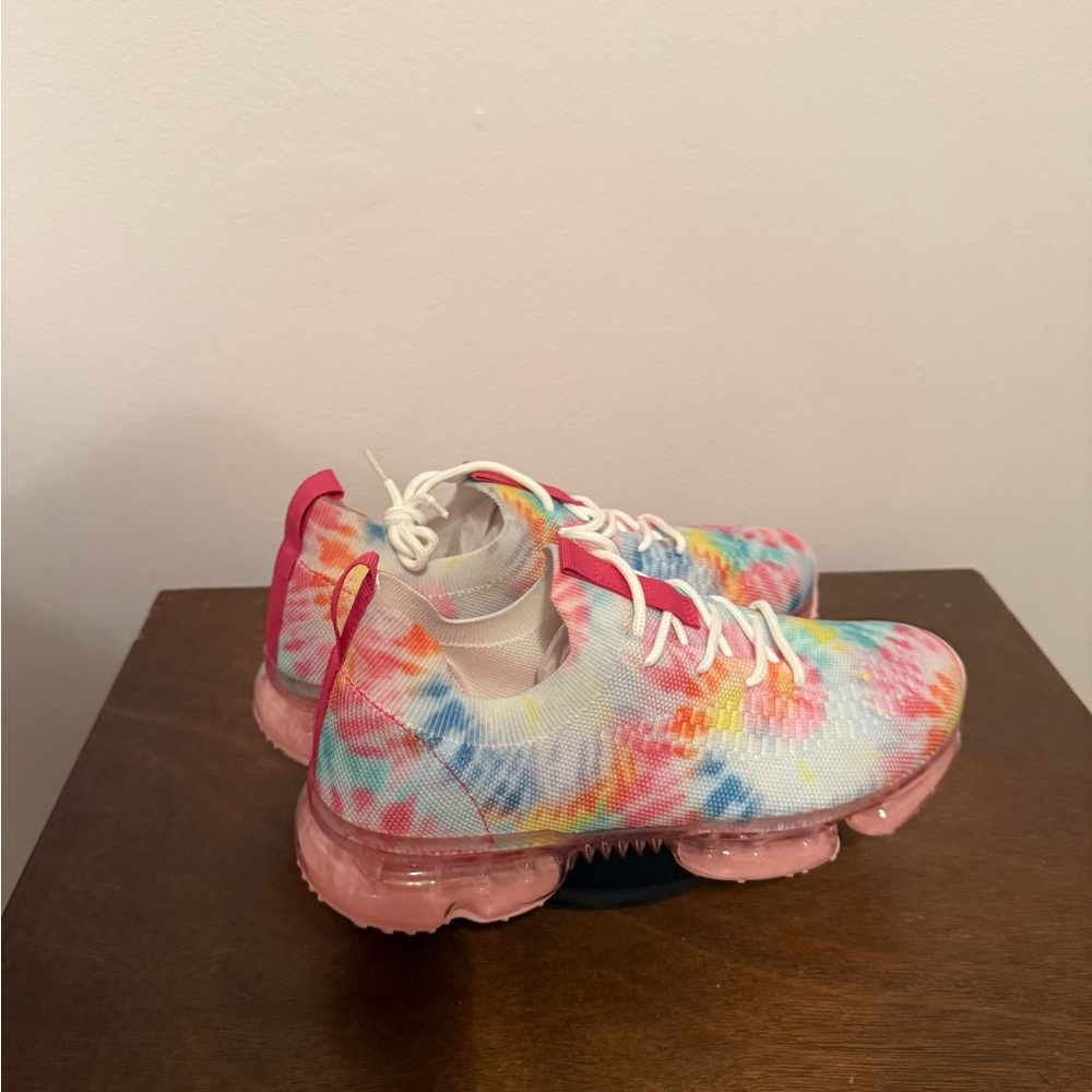 Le Sheelah Colorful Tie-Dye Sneakers View 2